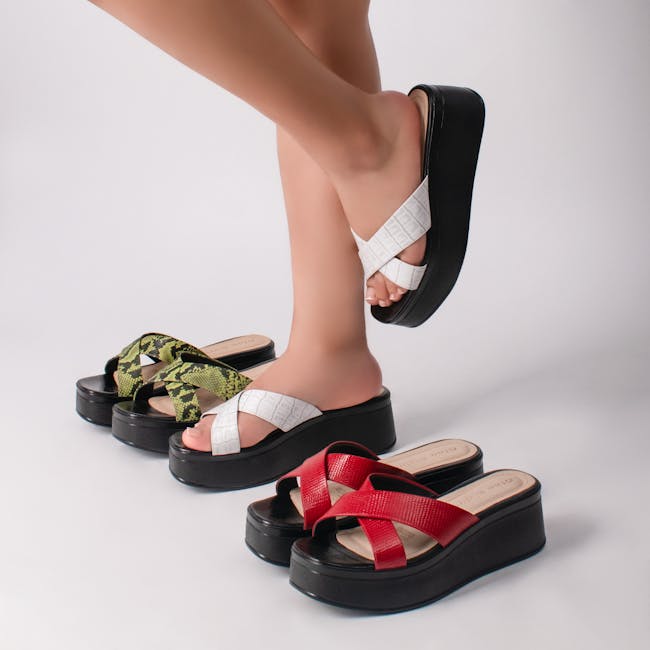 Prabartana Women Batik Print Shari Green