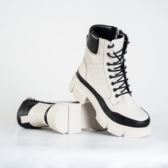 Skechers D'Lites Women Chunky Sneaker White 1