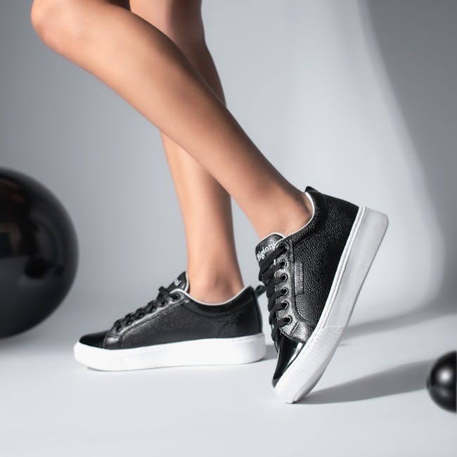 Skechers D'Lites Women Chunky Sneaker White 3